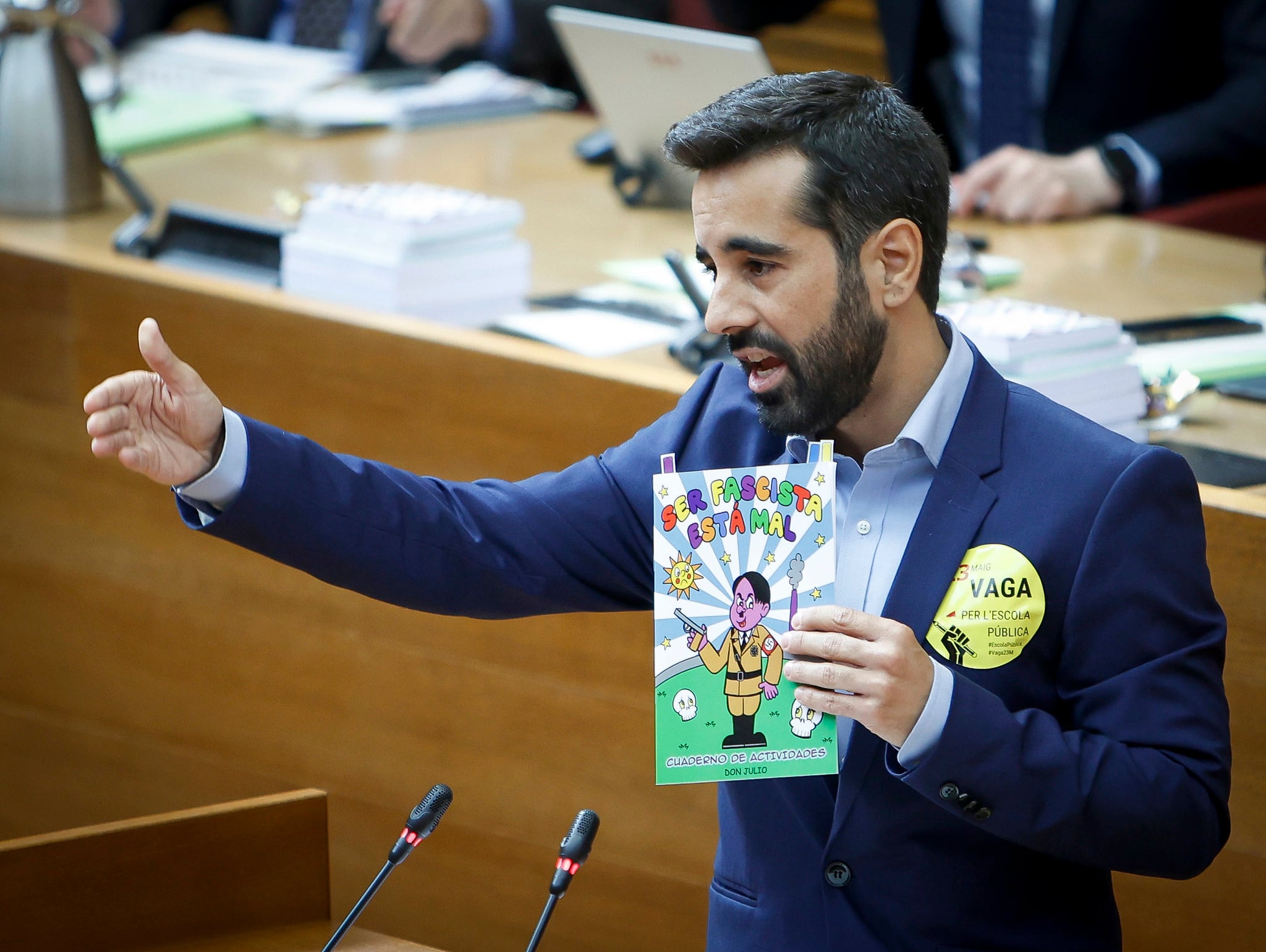 José Muñoz en su intervención en les Corts