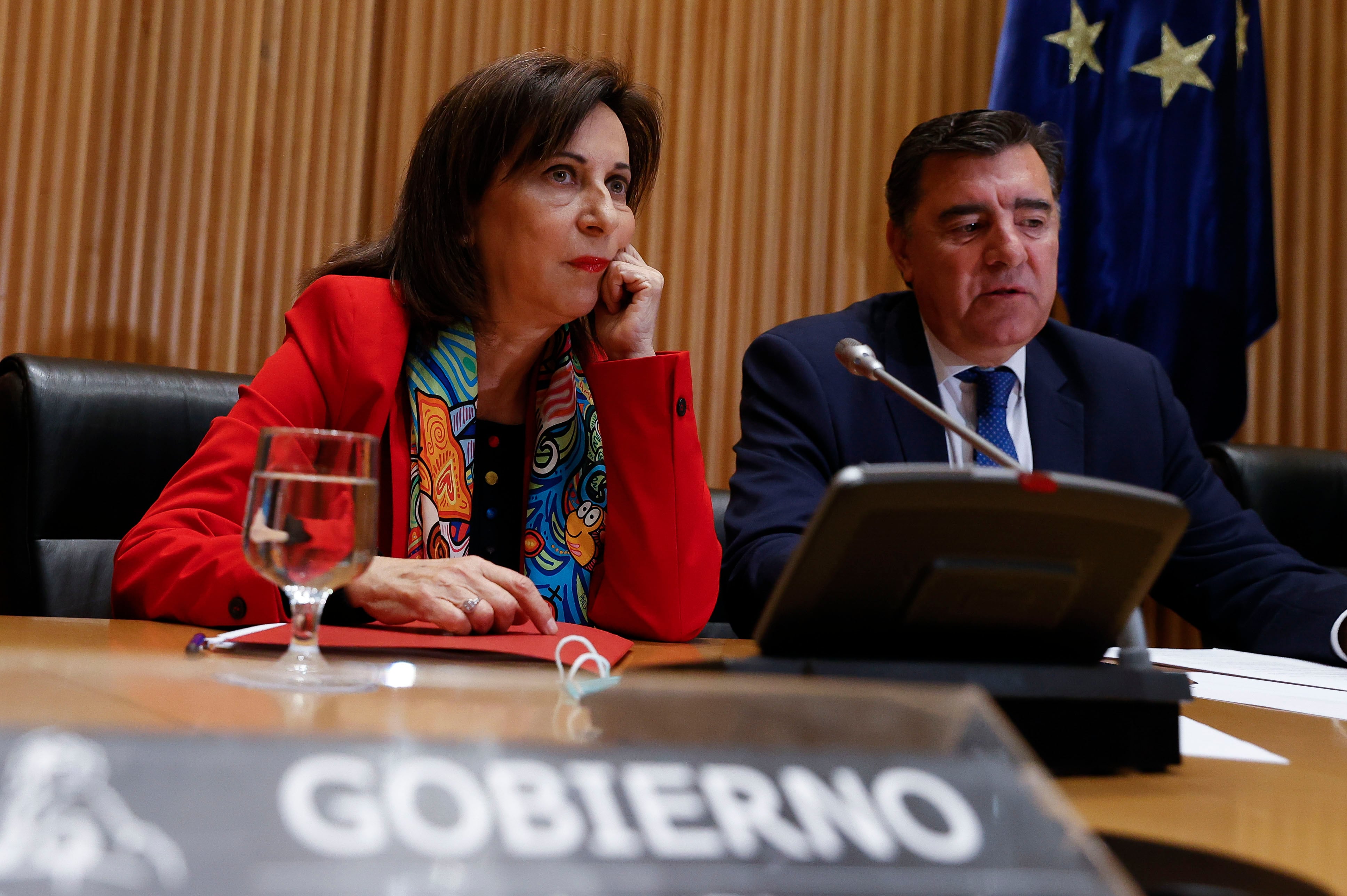 La ministra de Defensa, Margarita Robles, durante su comparecencia.