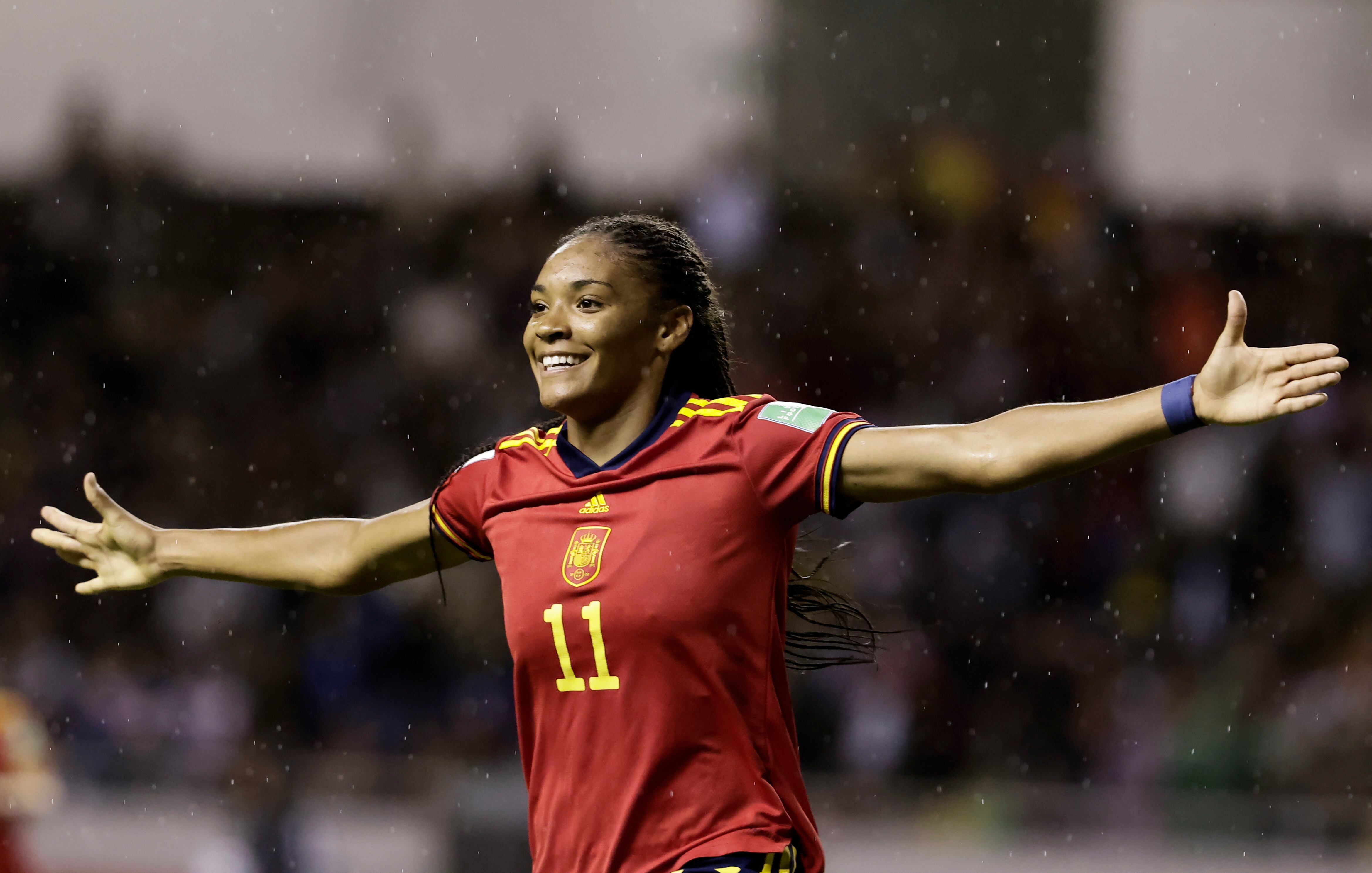 Salma Paralluelo de España celebra su gol hoy, en la final de la Copa Mundial Femenina Sub-20 entre España y Japón, en el estadio Nacional en San José (Costa Rica).