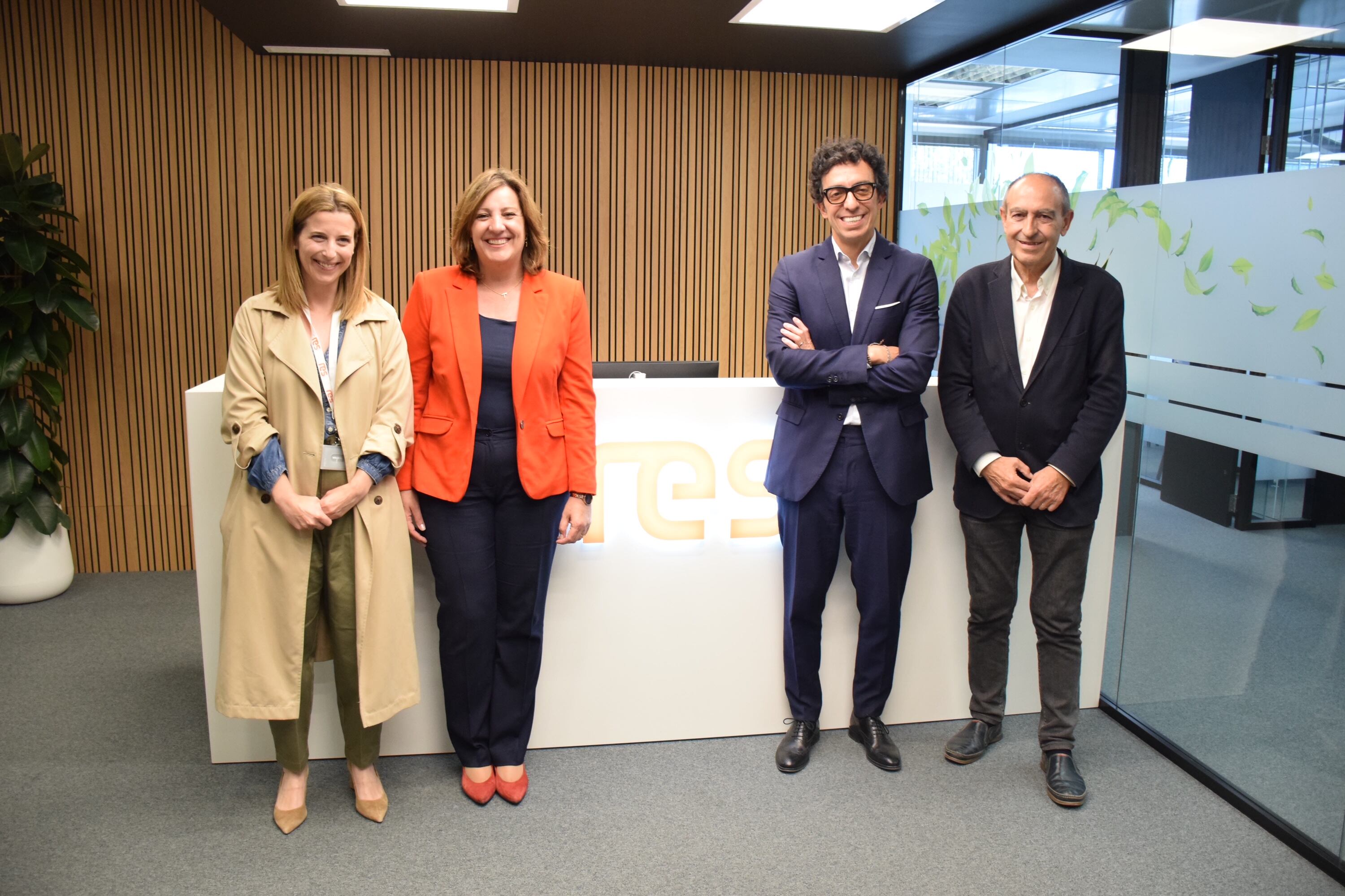 La consejera de Economía, Empresas y Empleo, Patricia Franco, ha visitado las instalaciones de RES en Albacete