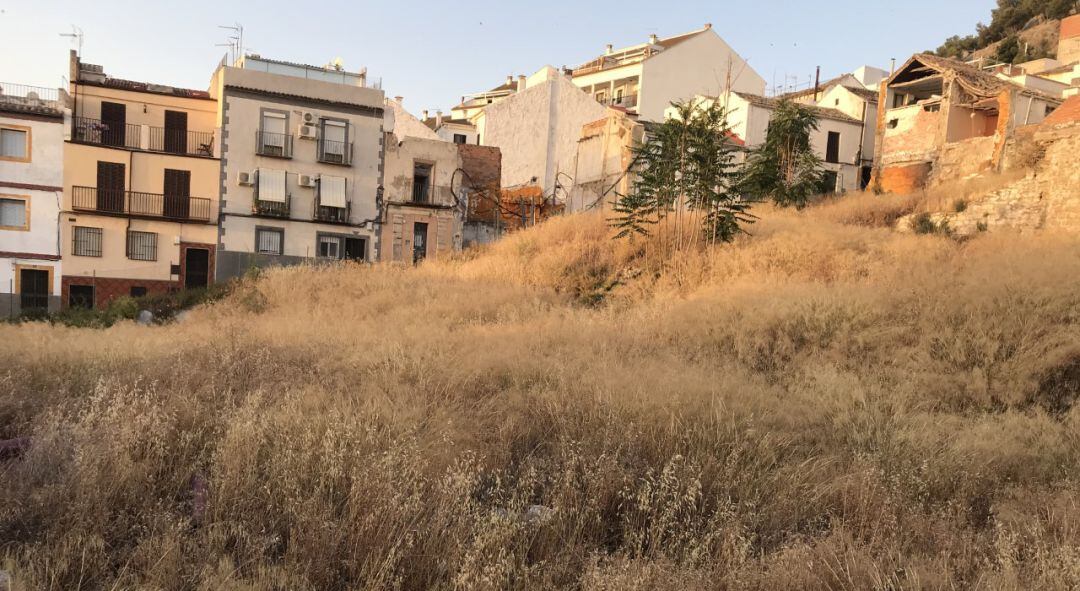 Solar de la plaza Santiago.