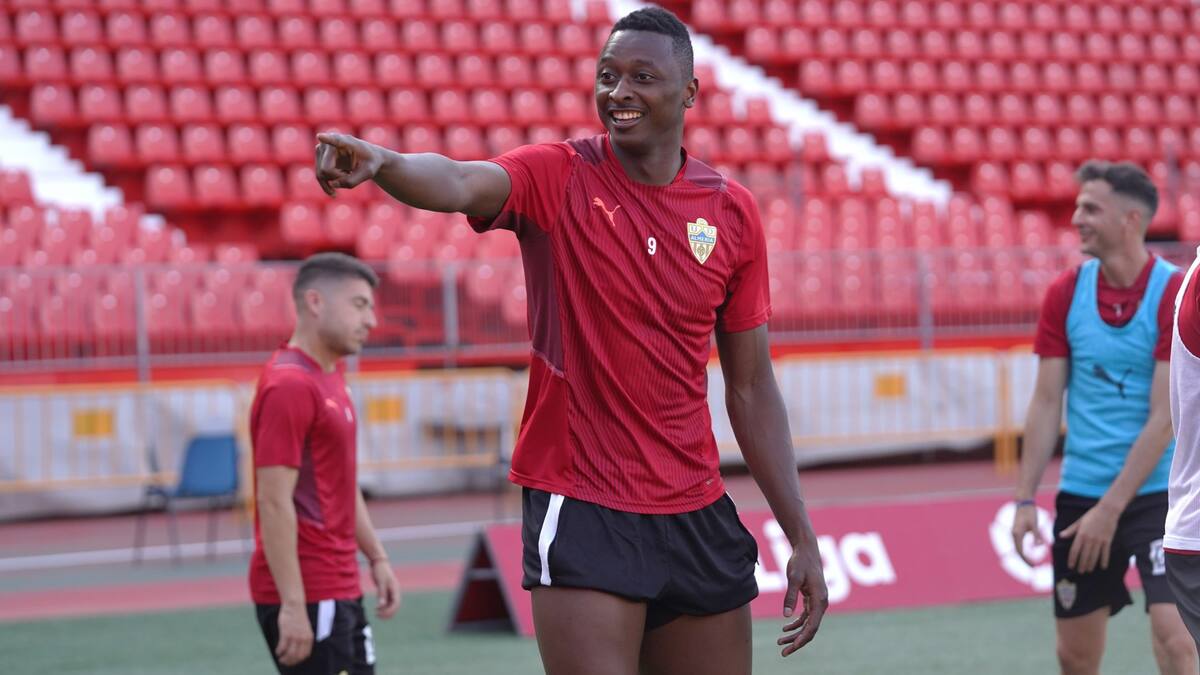 La venta de Sadiq se hace obligada para el UD Almería.