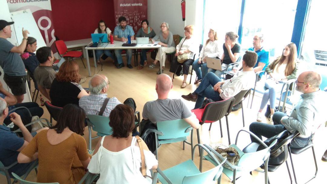 Un moment de l&#039;assemblea del Comú de Lleida d&#039;aquest diumenge.