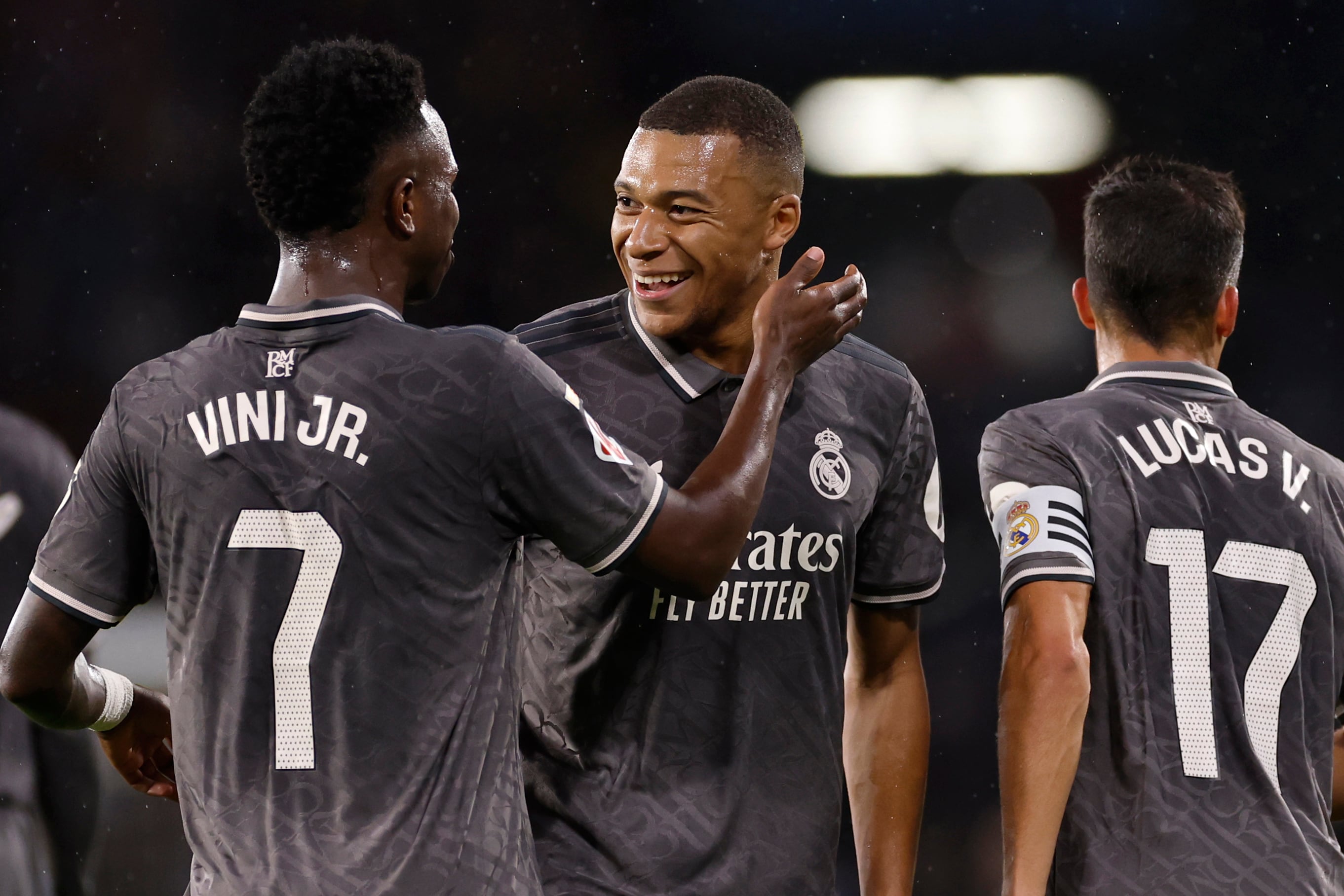 Kylian Mbappé y Vinícius Junior celebran juntos un gol ante el Celta de Vigo