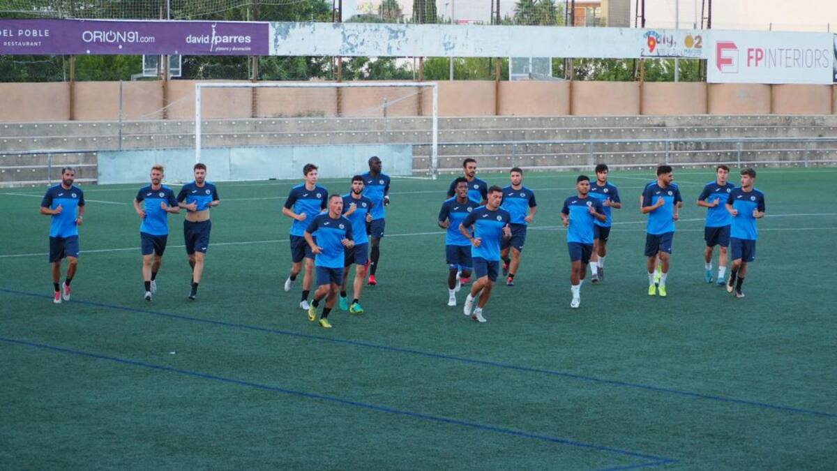 Primer amistoso del CF Gandia de esta pretemporada en el Guillermo Olagüe ante las cámaras de Telesafor