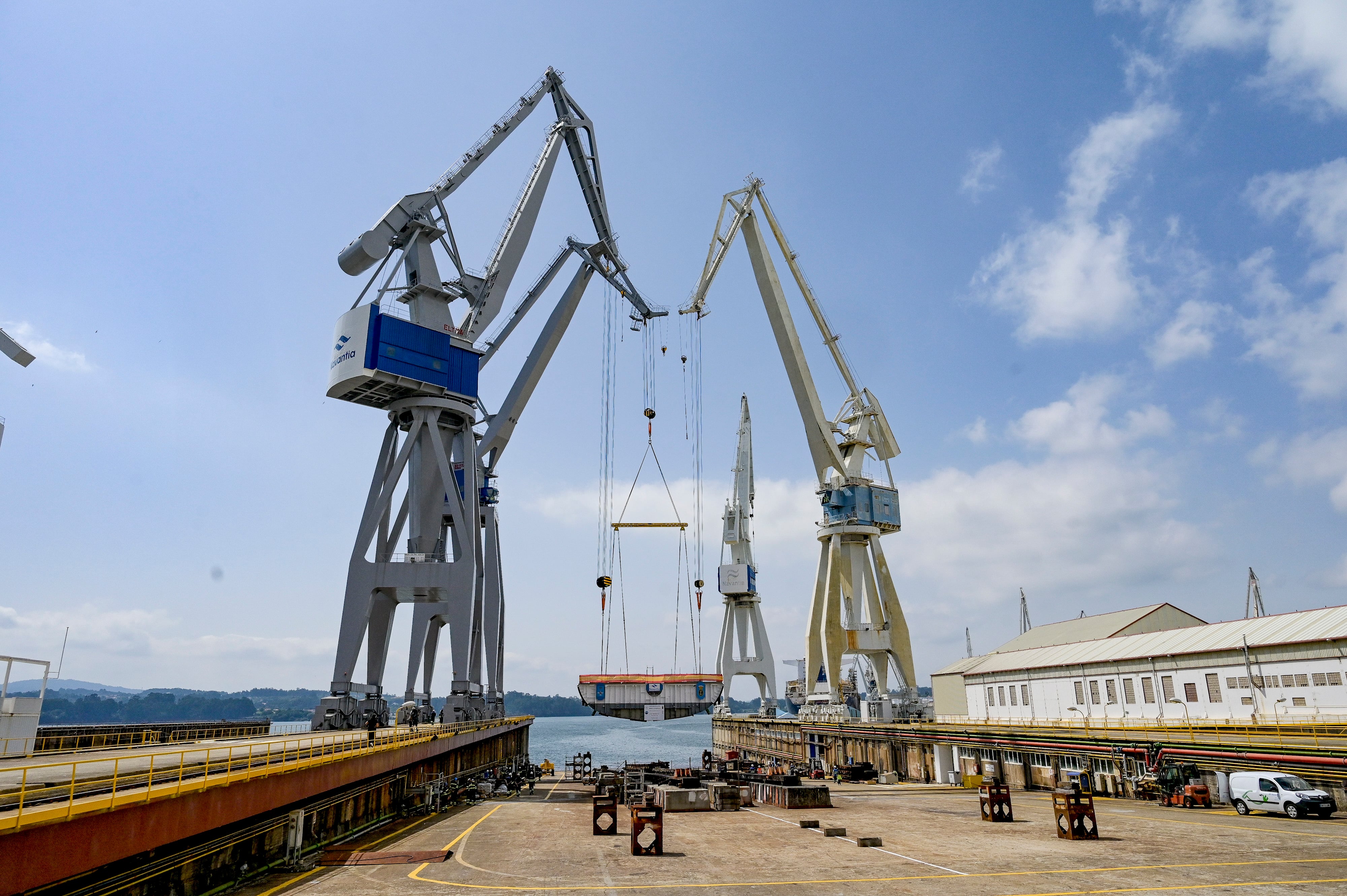 Acto de puesta de quilla de la fragata F-111, primera de serie de cinco que Navantia construye para la Armada Española, en agosto de 2023 en Ferrol. EFE/Moncho Fuentes.