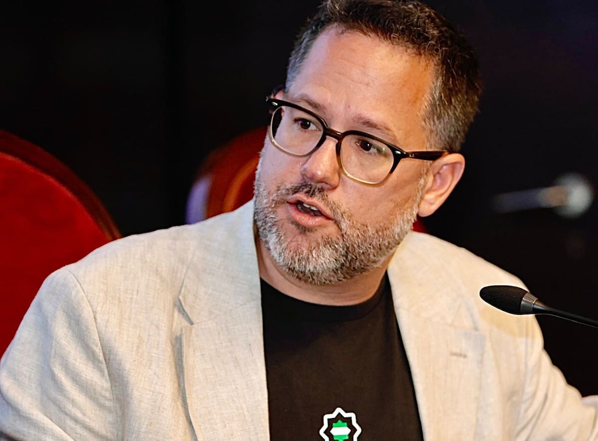 El salón de actos de la Cámara de Comercio de Sevilla ha acogido el Encuentro SER protagonizado por el candidato de Adelante Andalucía a la presidencia de la Junta, José Ignacio García