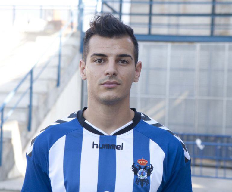 El goleador del Tala, Cristian Perales