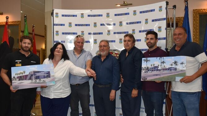 Responsables del proyecto junto al alcalde de Alhaurín de la Torre, Joaquín Villanova