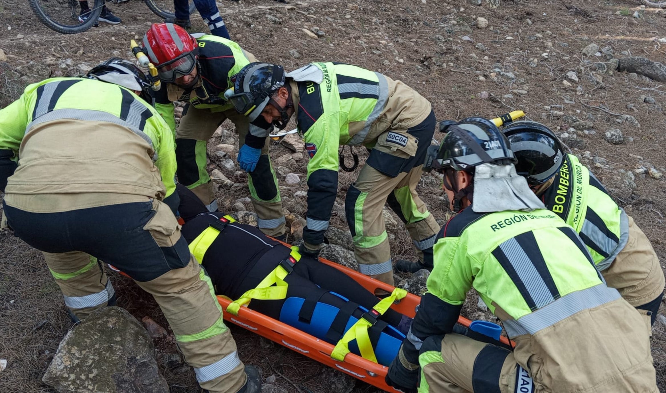 Rescate de una ciclista accidentada en Altorreal