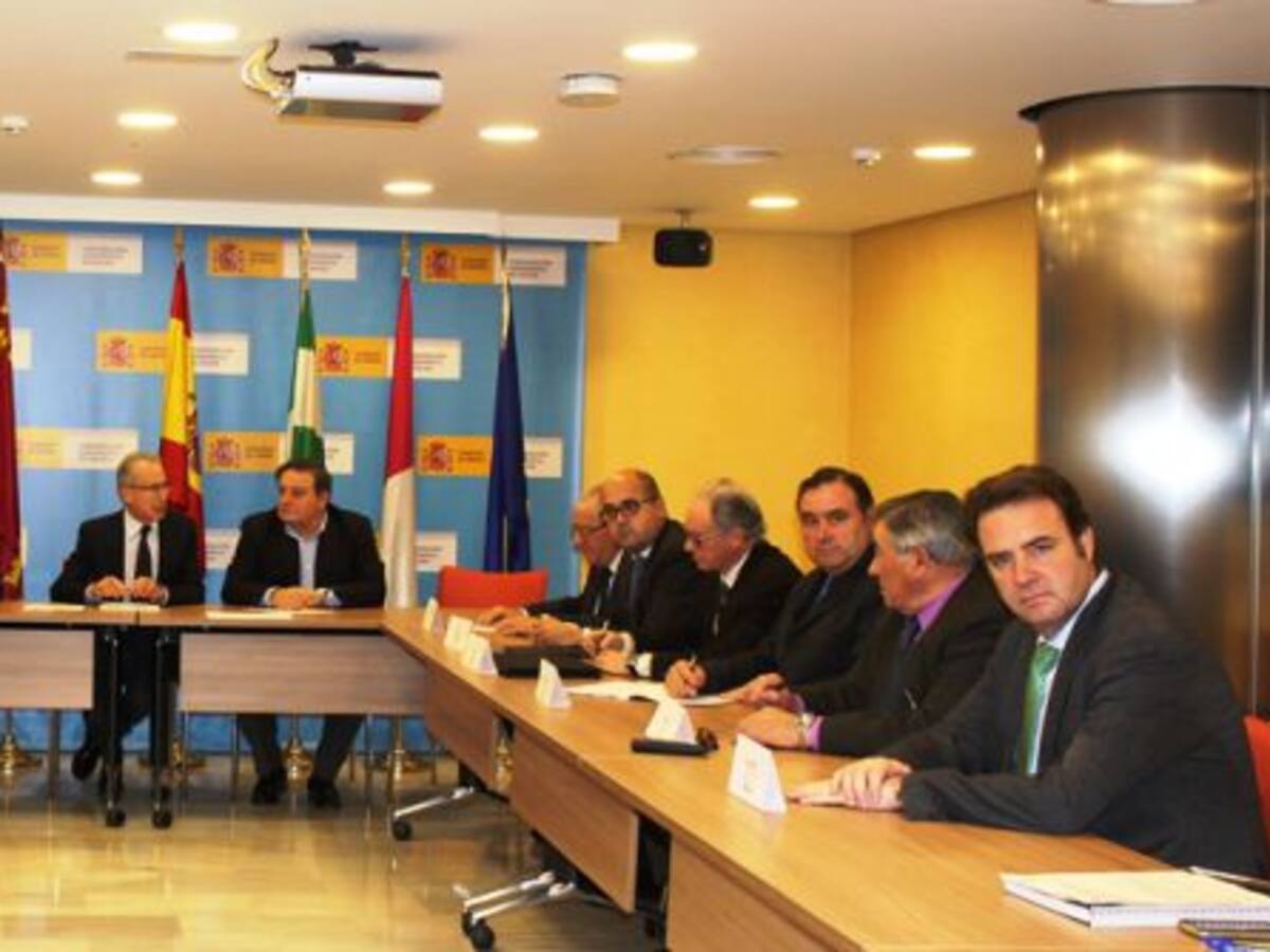 Los empresarios de la cuenca del Segura aportan sus ideas para el Pacto Nacional del Agua
