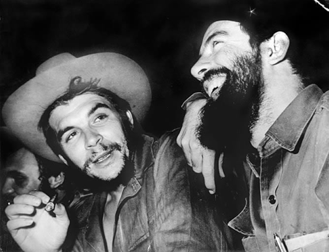 Ernesto &#039;Che&#039; Guevara junto al comandante Camilo Cienfuegos en la Habana en 1959