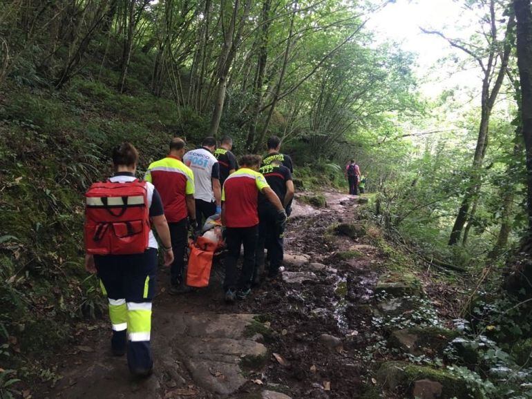 Rescate de un senderista herido en Vega de Pas 
 