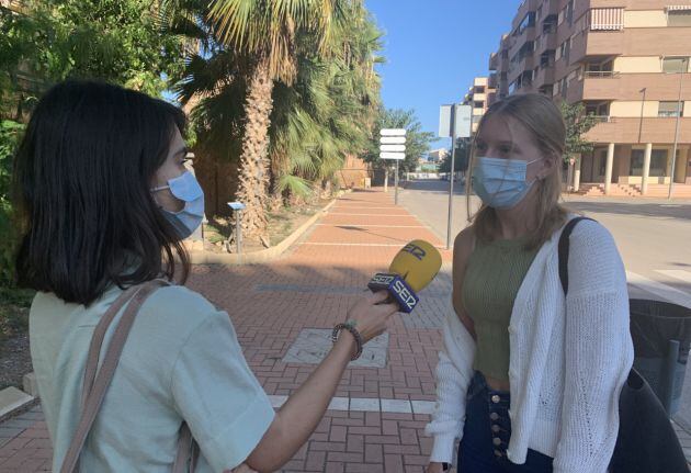 Pasajera del servicio de Cercanías Lorca-Águilas