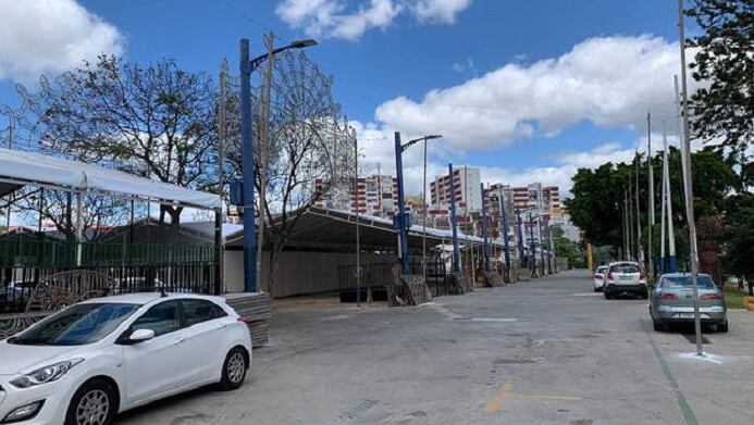 Instalación alumbrado de la Feria Real