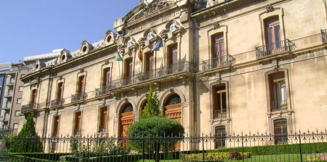 Fachada del palacio provincial, sede de la Diputación de Jaén.