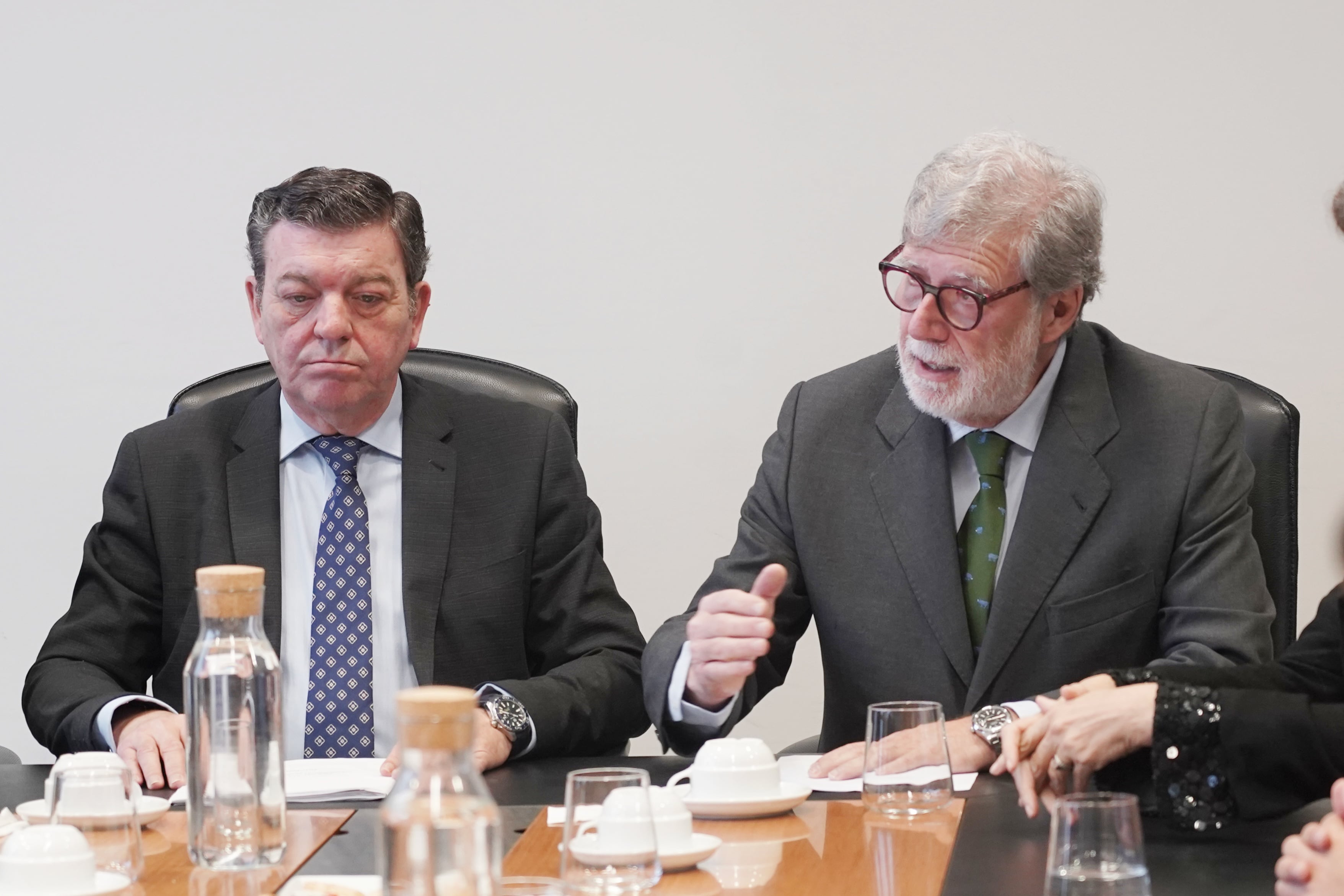 El presidente de CEOE Castilla y León, Santiago Aparicio, y el consejero de la Presidencia, Luis Miguel González Gago, mantienen un encuentro con representantes de organizaciones empresariales iberoamericanas (Ecuador-Quito y Guayaquil-, Guatemala, Honduras y El Salvador)