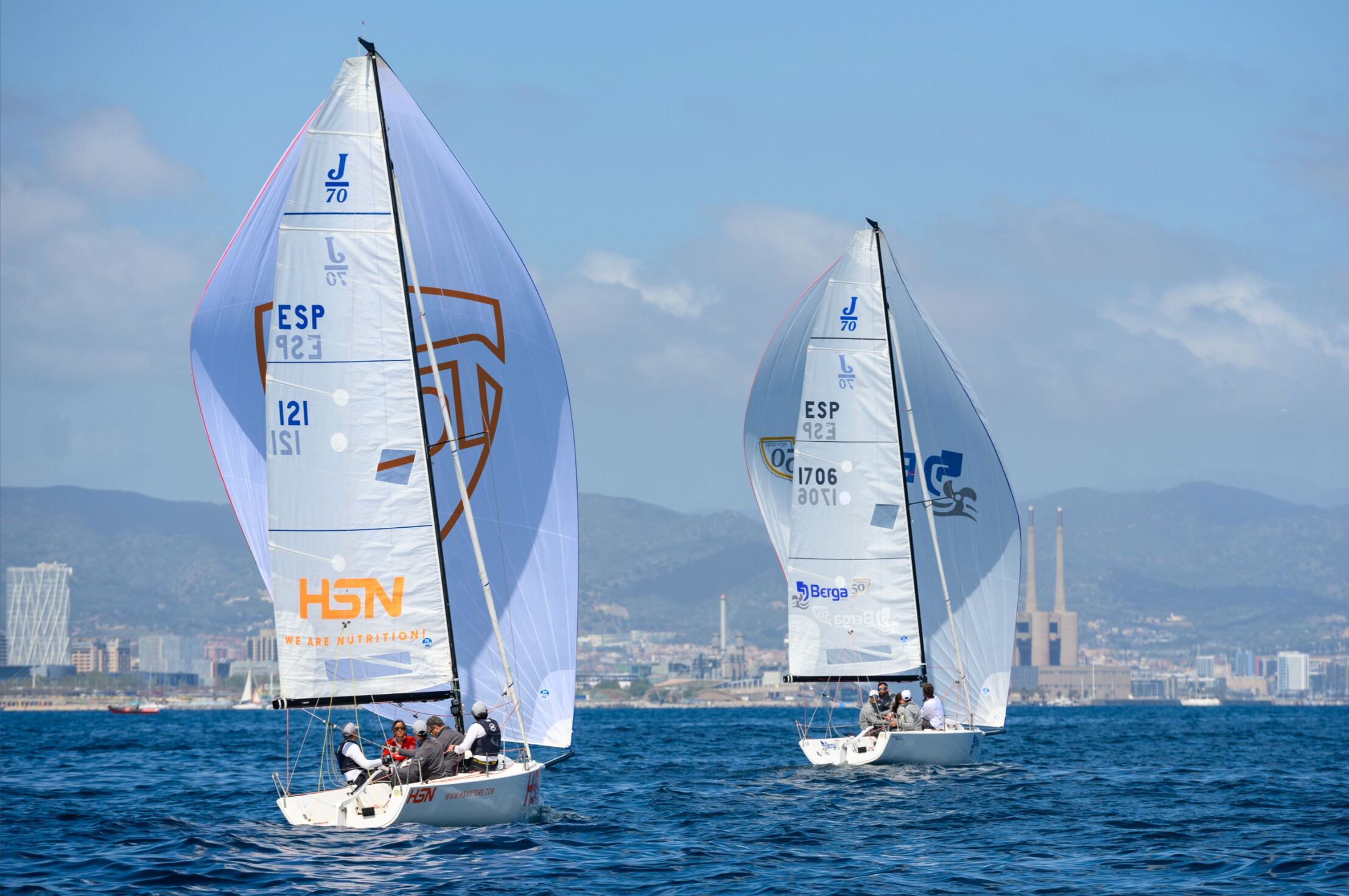 Dos de los participantes en la última prueba de las Spring Series de J70 en Barcelona.