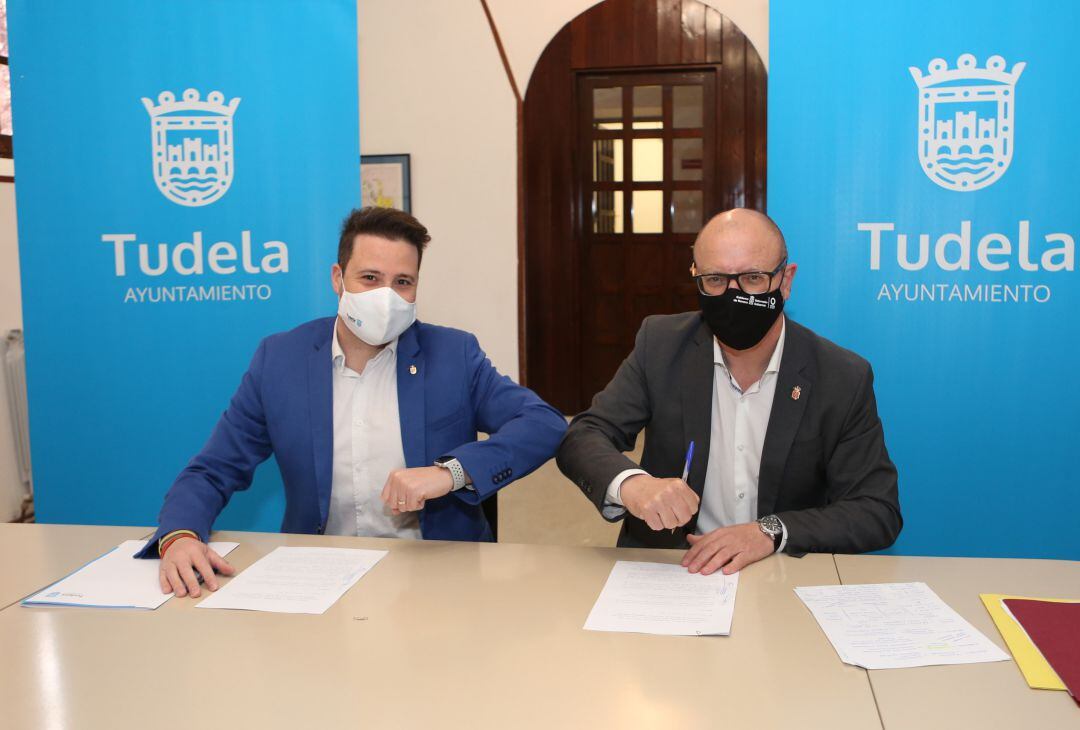 El alcalde de Tudela, Alejandro Toquero, y el consejero de Educación, Carlos Gimeno