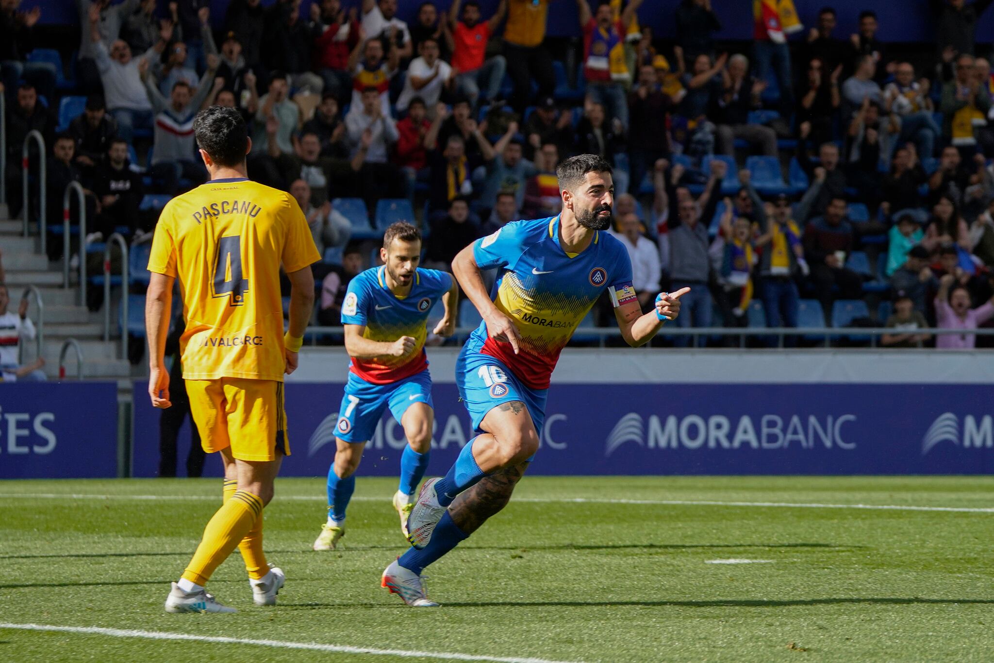 Carlos Martínez celebra un dels seus gols aquesta temporada amb l'FC Andorra.