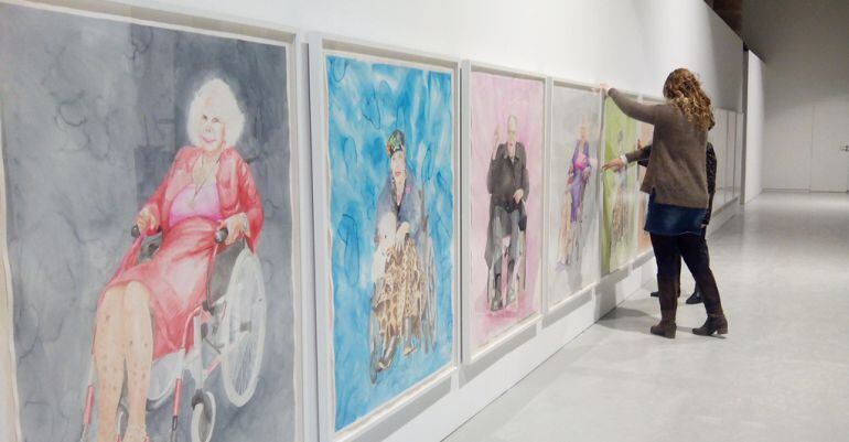 Sèrie d'aquarel.les de Juan Pérez Agirregoikoa titulada 'Mutar'. Hi apareixen Fraga, la duquessa d'Alba i Elizabeth Taylor en cadira de rodes.