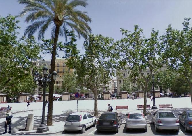 Aspecto de la explanada central de la plaza del Ayuntamiento