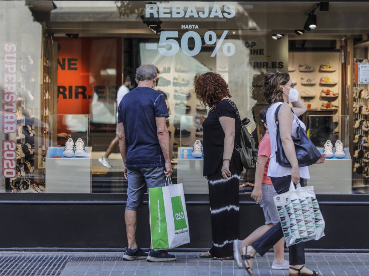 Rebajas en tiempos de pandemia: mezcla de incertidumbre y esperanza en el pequeño comercio