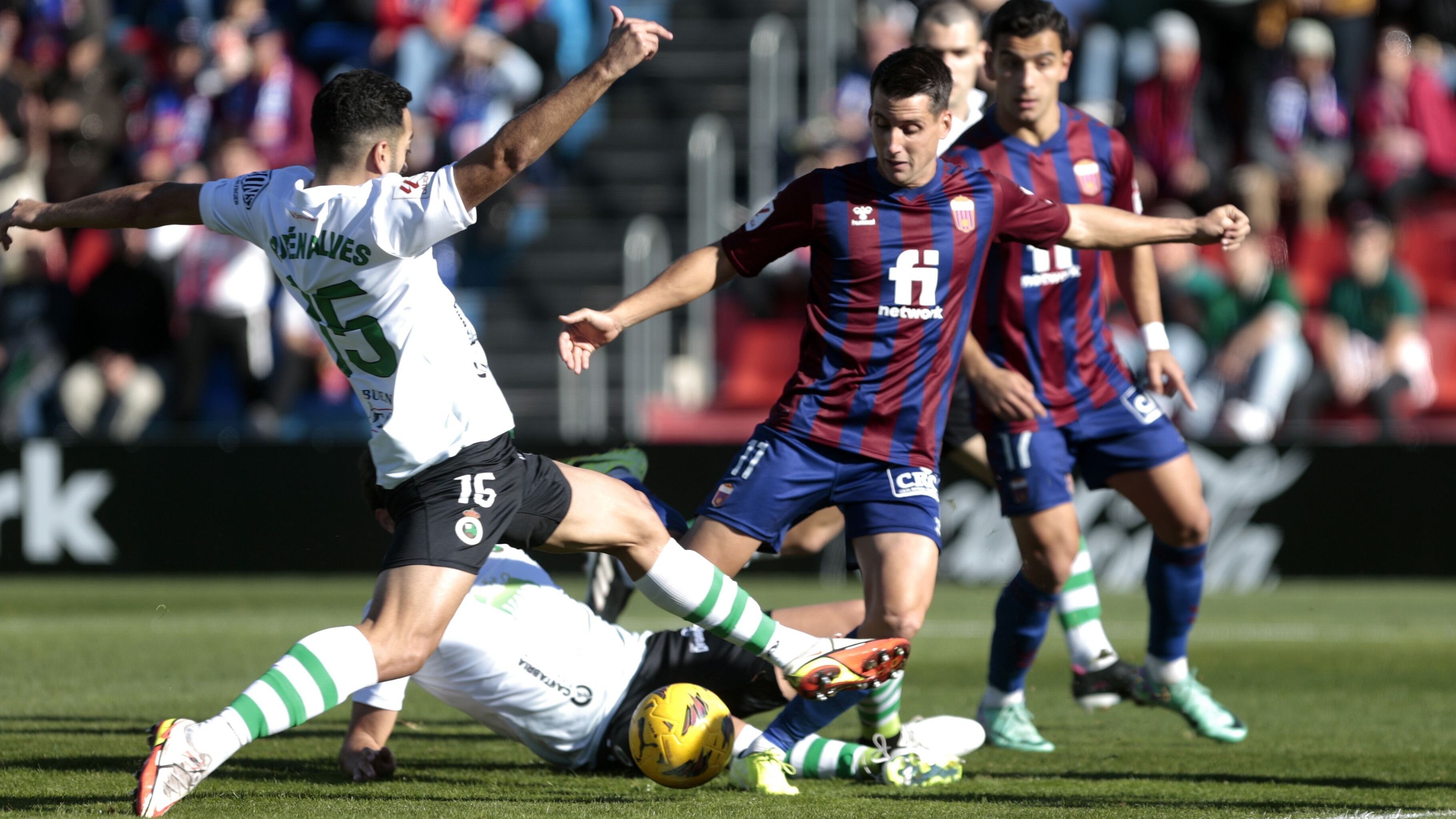 El Eldense rozó la proeza ante el Real Racing Club