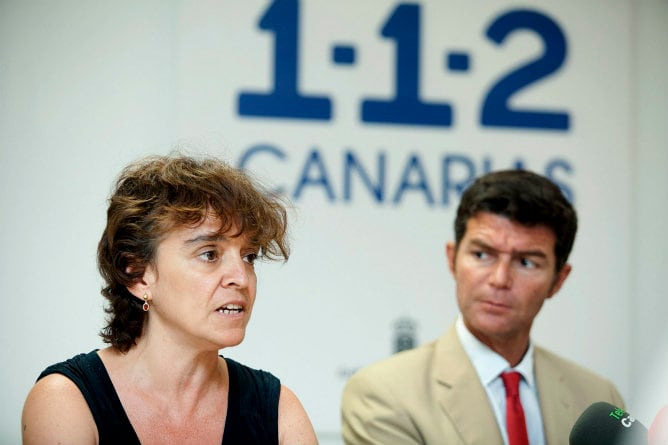 La responsable del Instituto Geográfico Nacional (ING) en las Islas Canarias, María José Blanco, y el subdelegado de la provincia de Santa Cruz de Tenerife, Guillermo Díaz, durante la rueda de prensa de este martes