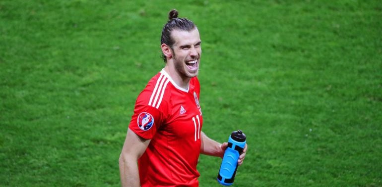 Bale sonríe tras la victoria ante Rusia