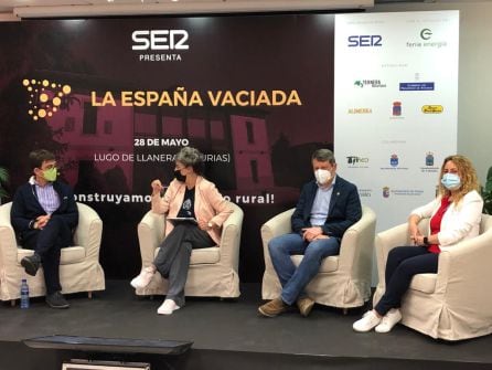 Mesa redonda con los alcaldes de Cabrales, Tineo y Lena.