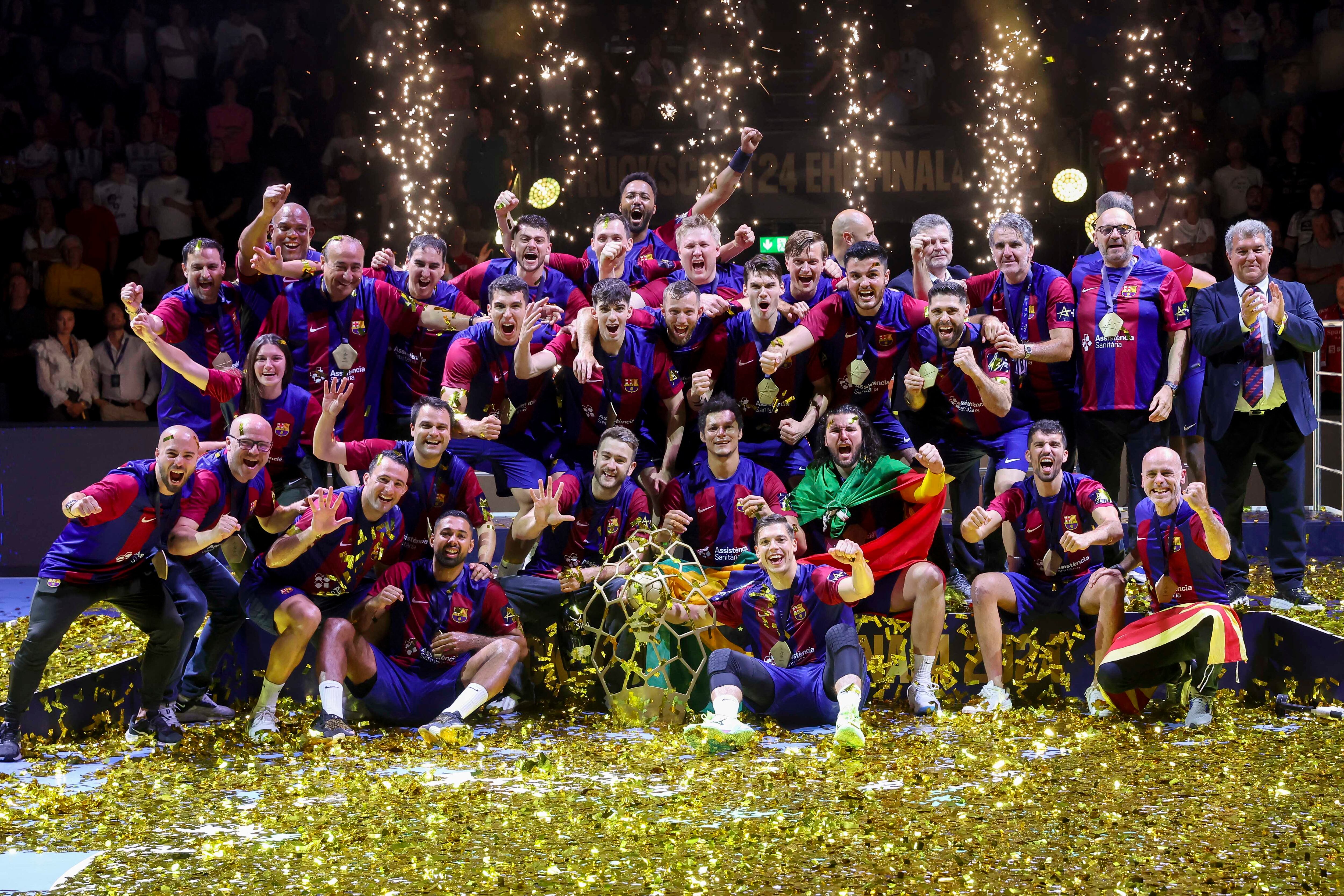 El FC Barcelona celebra su duodécima Champions de Balonmano. (Photo by Marco Steinbrenner/DeFodi Images via Getty Images)