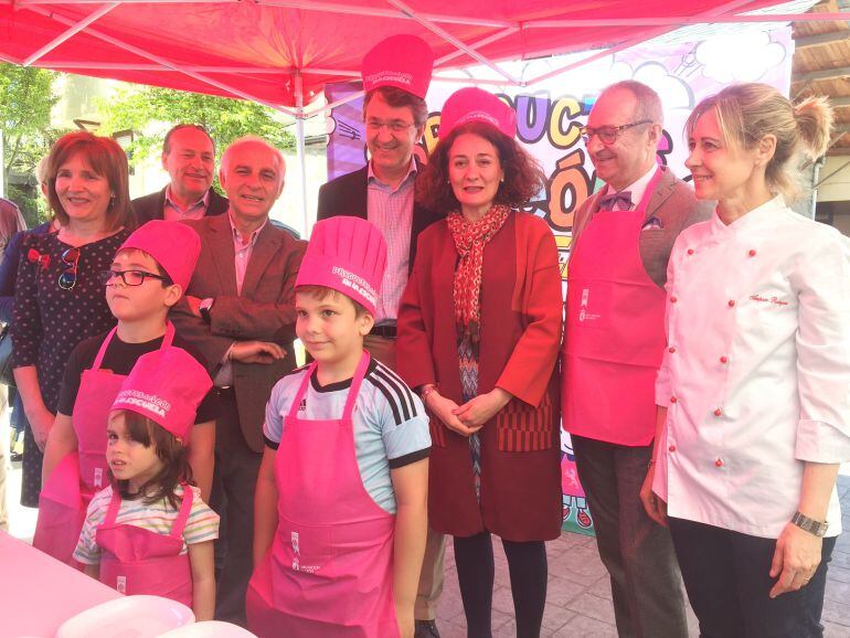 El presidente de la Diputación y la alcaldesa de Ponferrada acompañan a los niños en la clausura de las octavas jornadas