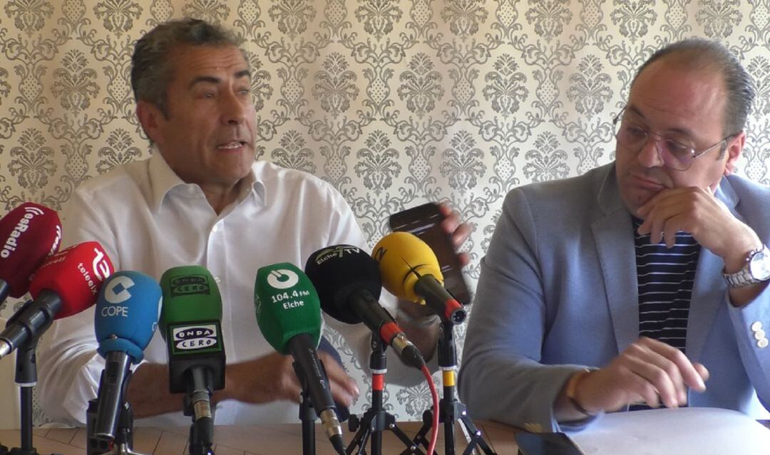 Instante en el que Ignacio Gordillo recibe la llamada del alcalde