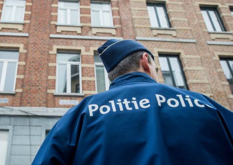 La policía ha establecido, de momento, un gran perímetro de seguridad alrededor de la avenida Pierre Mainz