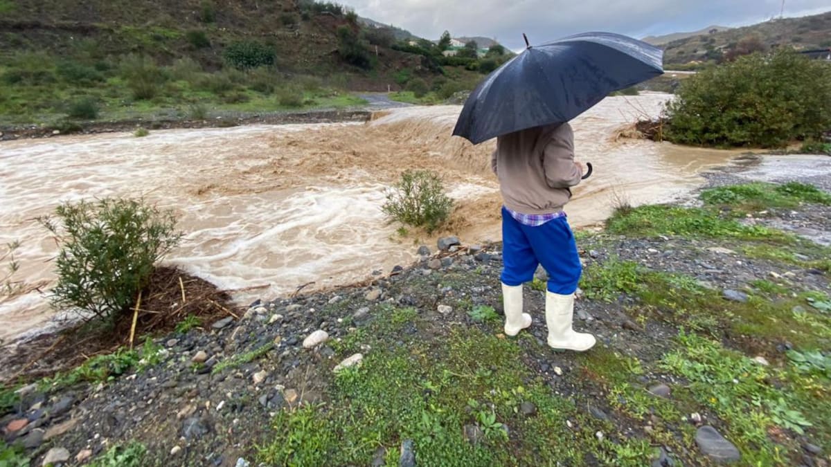 Las fuertes lluvias provocan más de 300 incidencias en la provincia de Málaga
