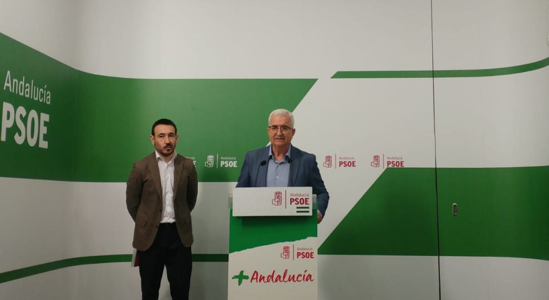Manuel Jiménez Barrios y Fernando López Gil en rueda de prensa 