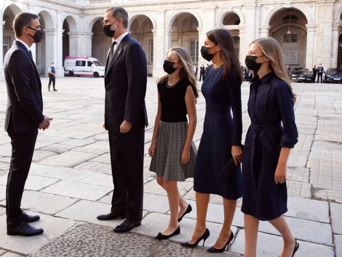 La complicidad de la princesa Leonor y el rey Felipe VI, resumida en esta imagen con la mascarilla
