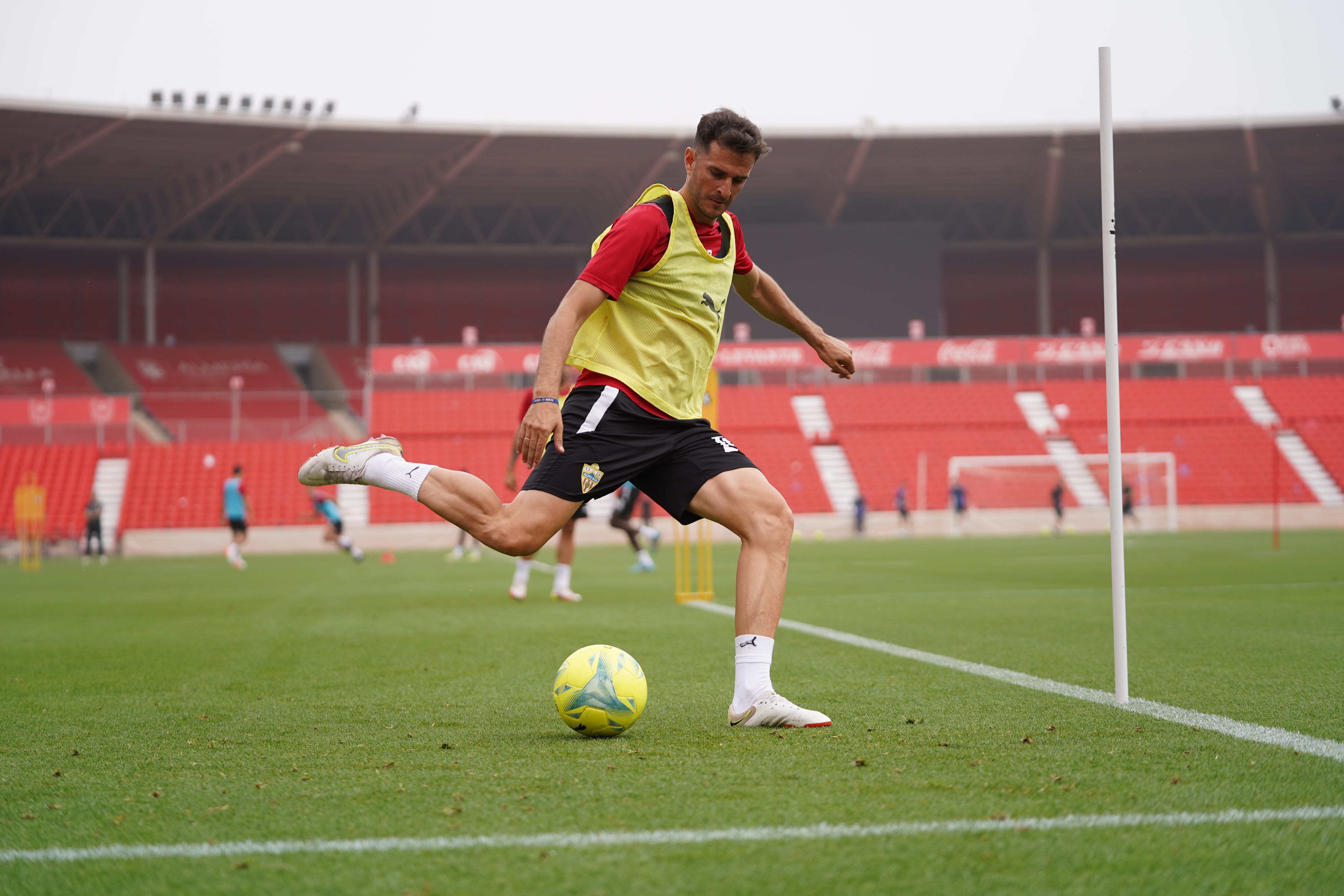 Juan Villar quiere vivir un ascenso en rojiblanco.