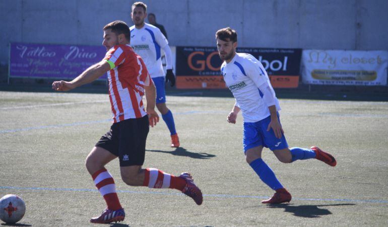 Máiquez es protegido por un contrario.