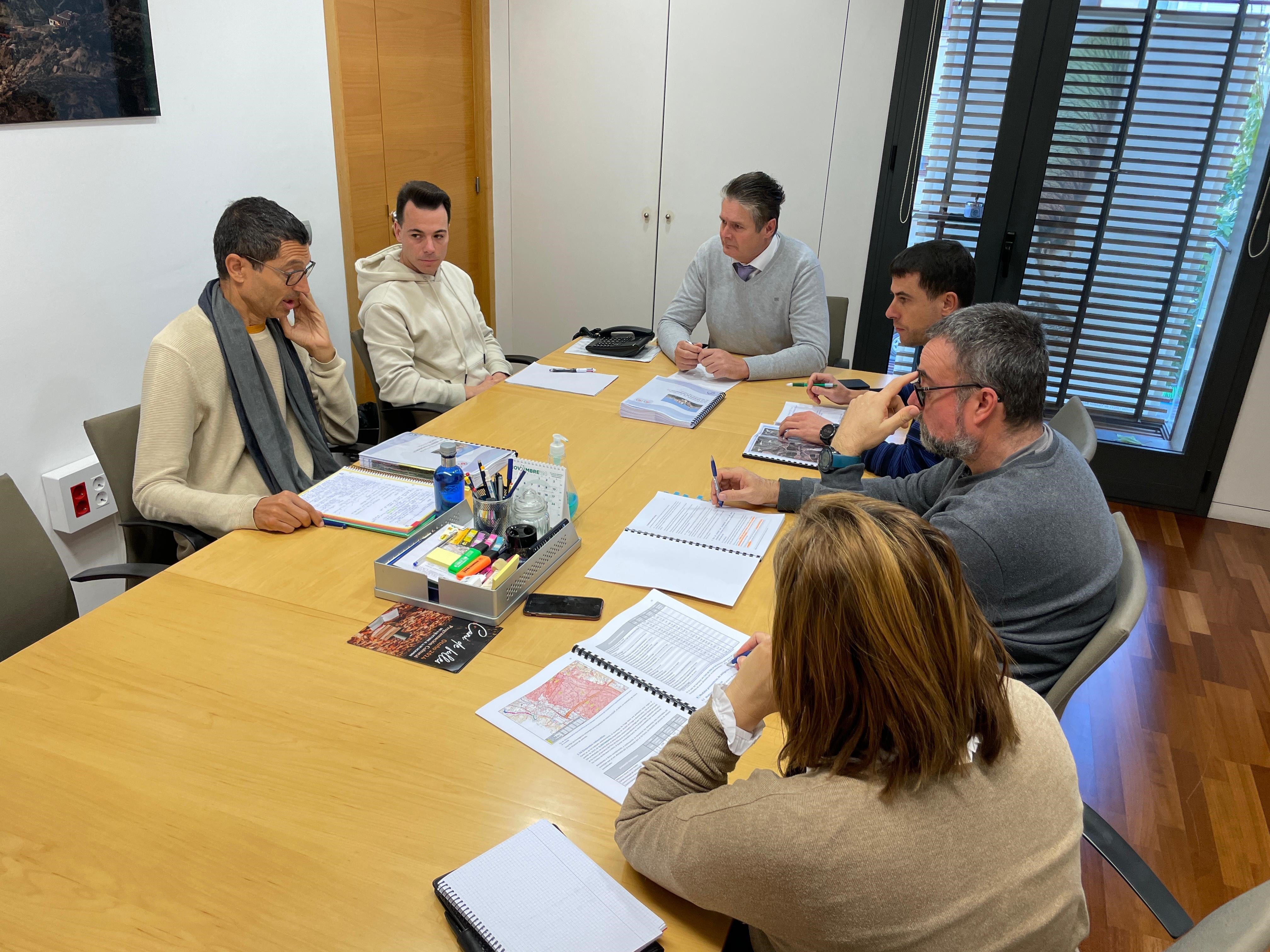 El alcalde de Fraga Ignacio Gramún presidía la reunión. Foto: Ayuntamiento de Fraga