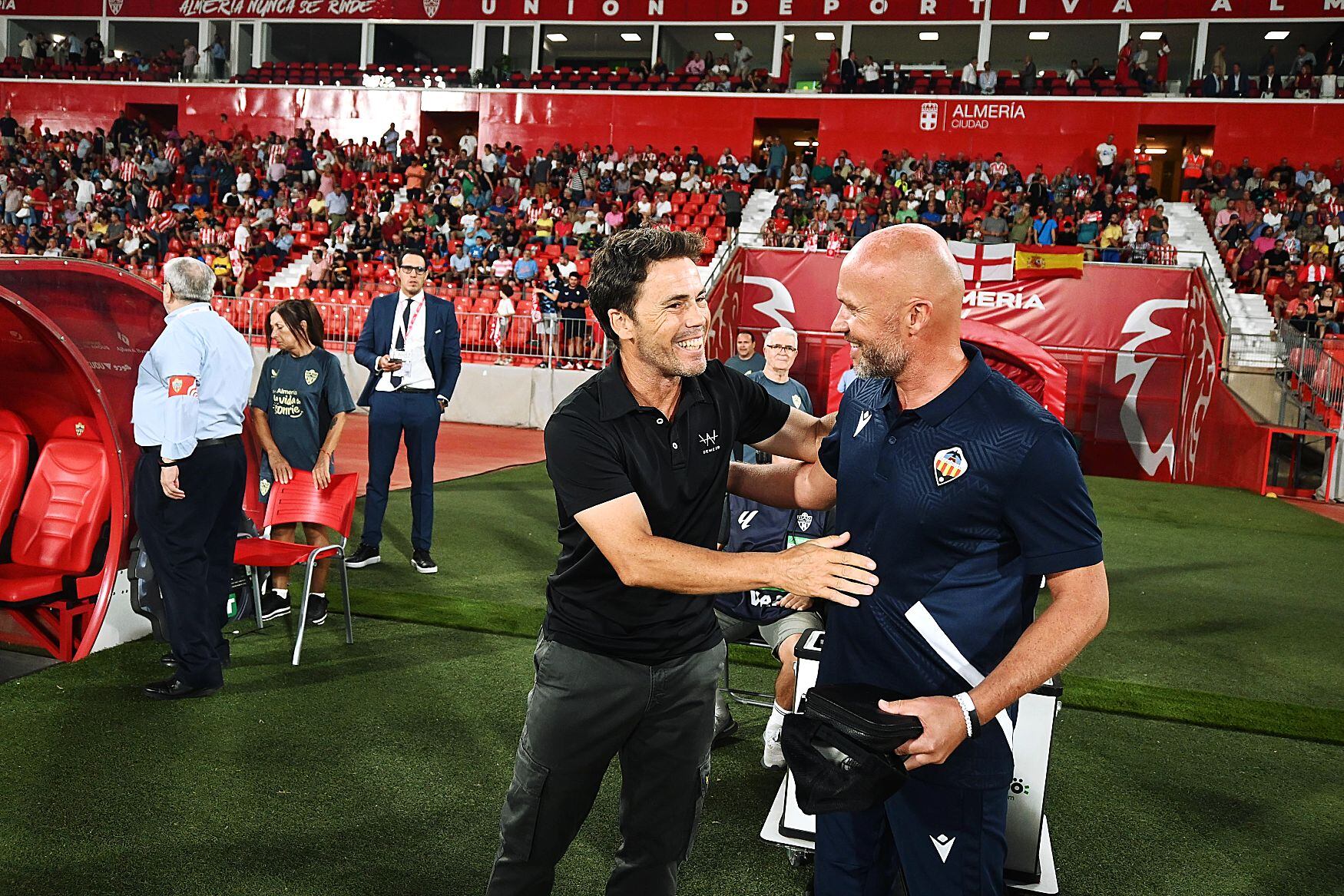 Rubi afronta la primera crisis en su segunda etapa en el Almería.