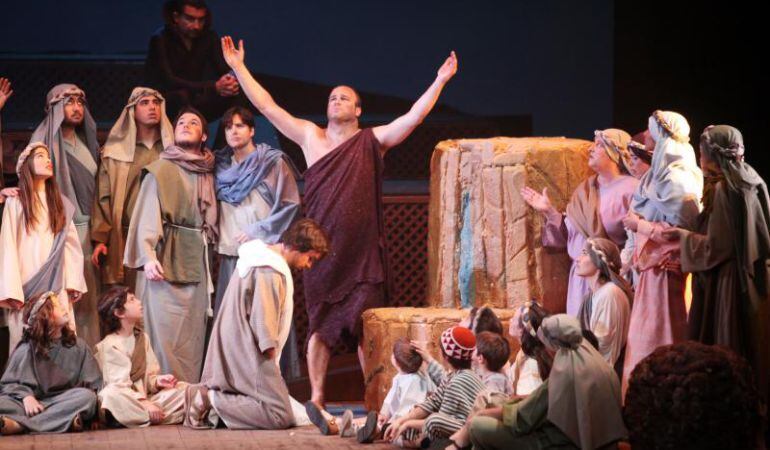 Instant de la representació de l'any passat de La Passió al Teatre Fortuny.