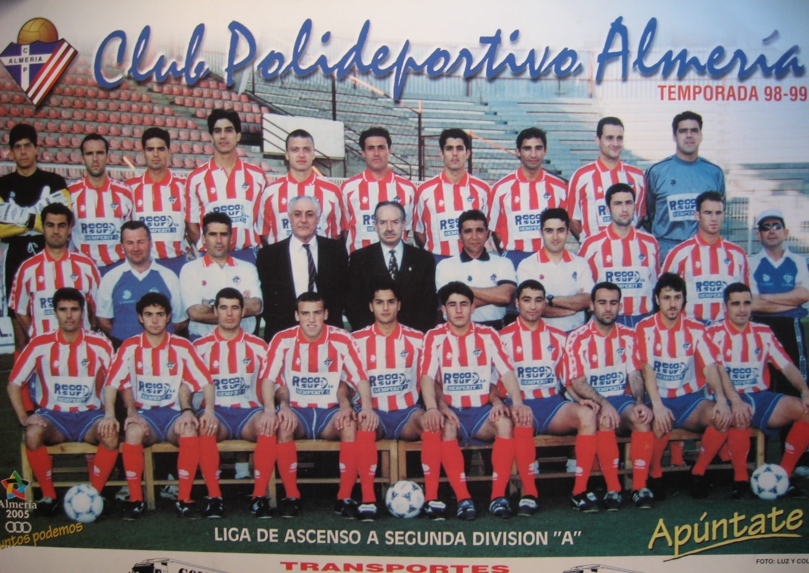 Sergio Fernández, el más alto en el poster del Almería.