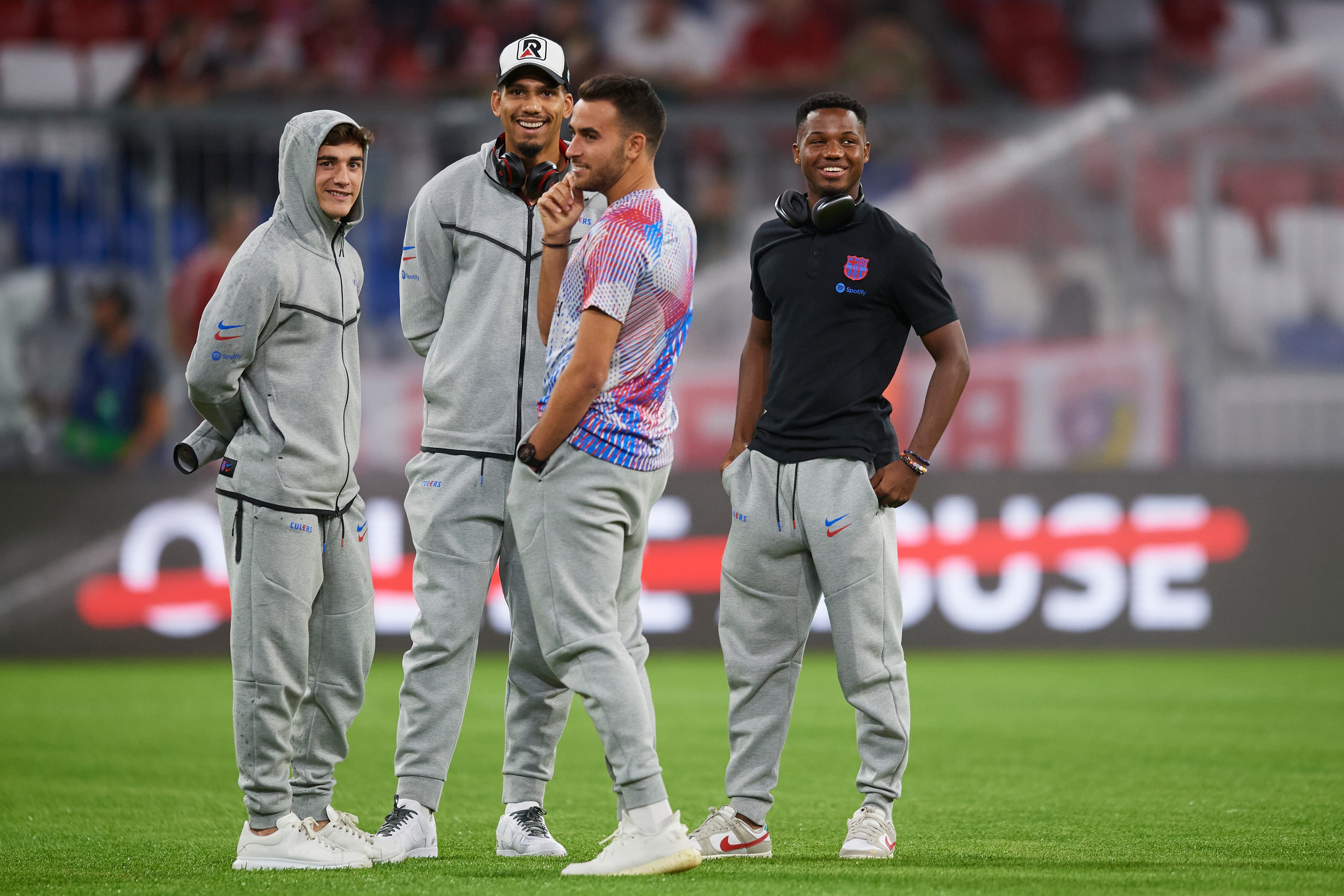 Ansu Fati left winger of Barcelona and Spain, Ronald Araujo centre-back of Barcelona and Uruguay, Gavi central midfield of Barcelona and Spain and Eric Garcia centre-back of Barcelona and Spain looks on prior the UEFA Champions League group C match between FC Bayern München and FC Barcelona at Allianz Arena on September 13, 2022 in Munich, Germany. (Photo by Jose Breton/Pics Action/NurPhoto via Getty Images)