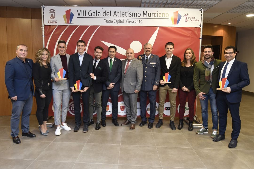 Autoridades y atletas en la Gala de Atletismo