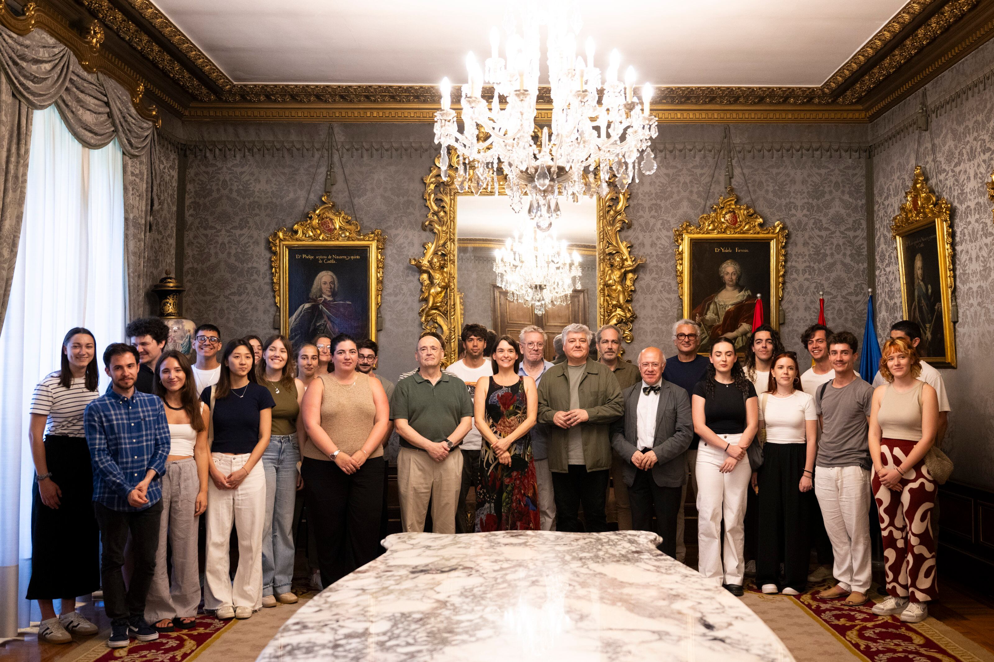 La vicepresidenta Alfaro con las personas participantes en el Campus Ultzama