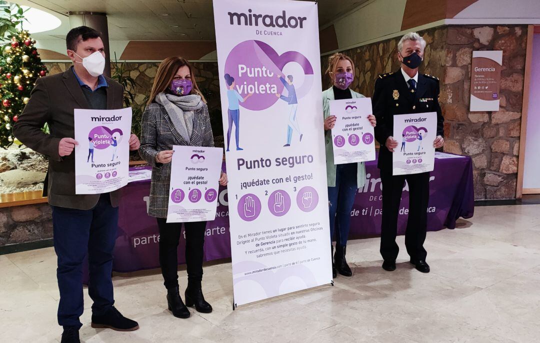 Puesta en marcha del punto violeta en el Centro Comercial El Mirador