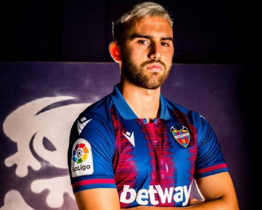 Borja Mayoral firma por el Levante