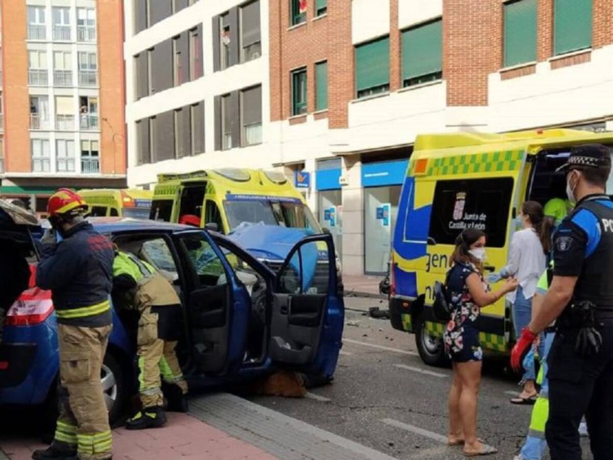 Un muerto y dos heridos en un grave accidente en la Plaza San Juan